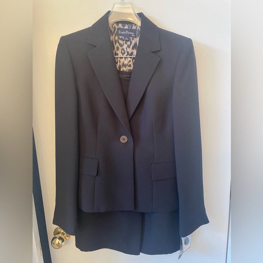 Brand new Evan-Picone Suit